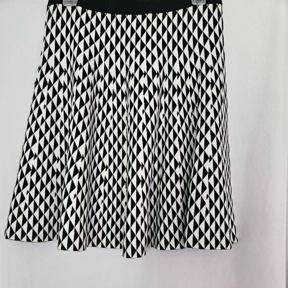 Carmen Marc Valvo Stretch Knit Geometric Print A-Line Circle Skirt - Picture 1 of 8